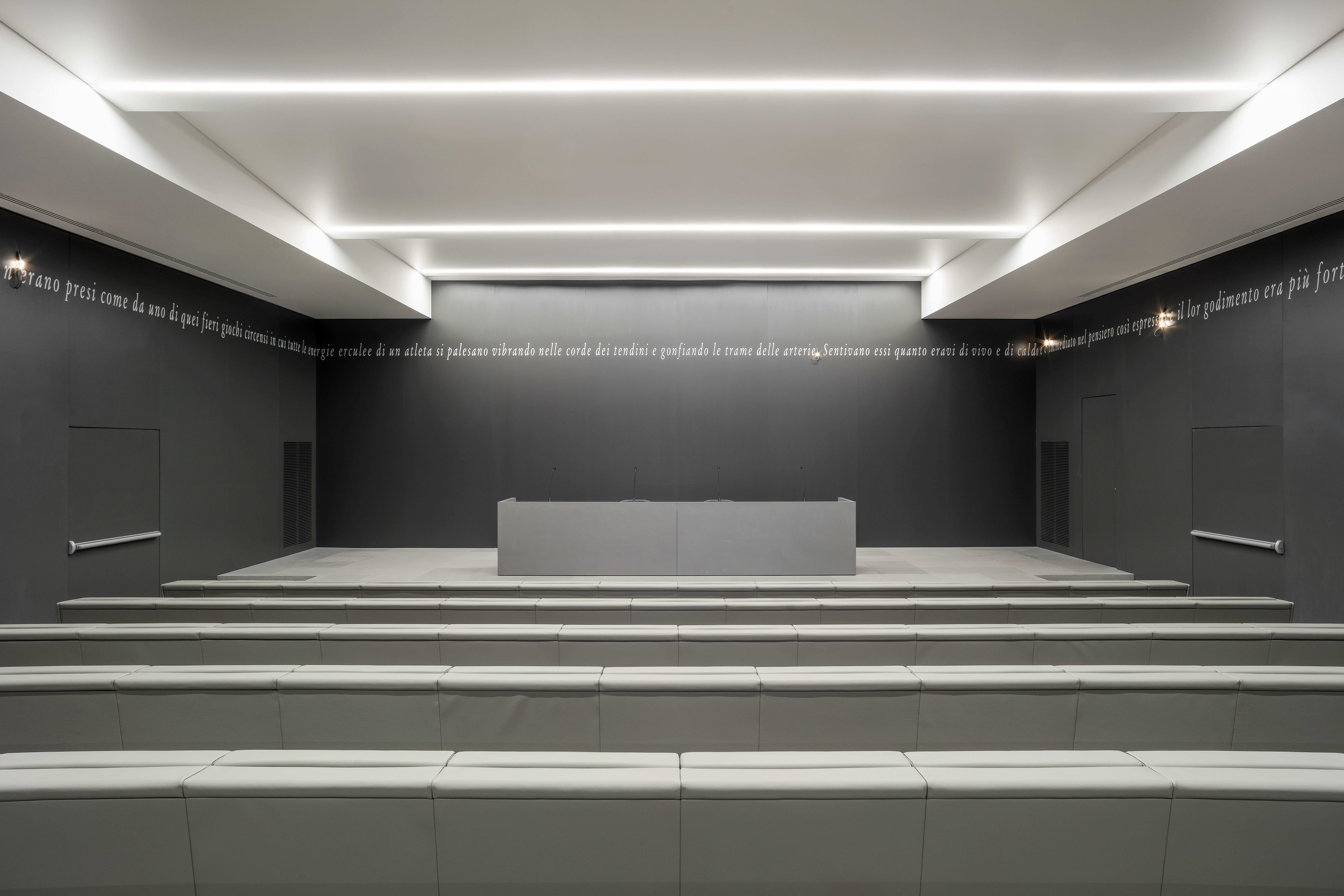 Joseph Kosuth a Villa Serena